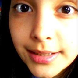 Hola! me llamo ayelen, tengo 13 años y vivo en Argentina.... Sooy directioner y belieber♥ 
http://t.co/LG2zFc9W