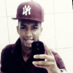 Ousado , Alegre , Determinado , Sonhador , Pagodeiro , Guerreiro , Abusado & Filho de Deus !