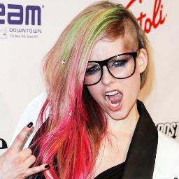 Twitter dedicado a la reina del pop/punk, Avril Lavigne. Cantante,compositora, diseñadora de moda, actriz, filántropa, música.