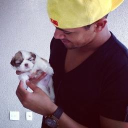 Eu amo meu ídolo , mesmo que muitas vezes ele tenha achado que não! Ele é o melhor do Mundo pra mim e sempre será ! Oficializado & seguido em 04.05.2012 ‹3'