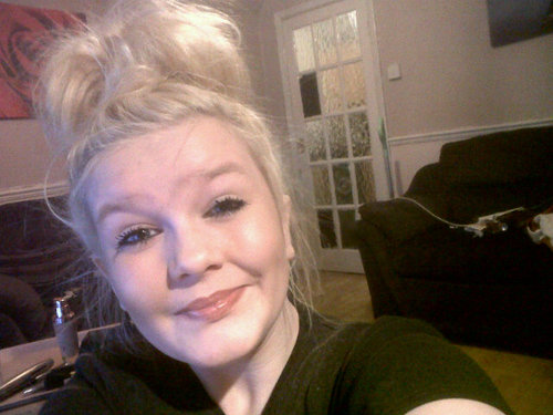 Hit my follow button and ill hit yours;)BBpin-27355B7C