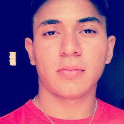 Tenho 18,anos Estudante 3° ano, sou do signo de Escorpião, carinhoso ciumento, tímido, amo minha família, e meus amigos! Eu amo ouvir música♫ niver 28, Outubro