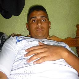 tengo 23 años me gusta jugar futbol bailar y una q otra cervecita fria