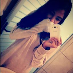 Goulaart_Karool's profile picture. neeneê de maaãe né ? '-'