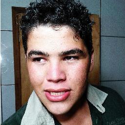 18, anos, Campo Grande, soolteiro !! sou da Paz  0/ !!! allegre, simpáticoo, só me conhcendo pra saber !