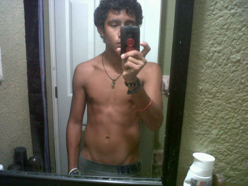 Me gusta el futbol! :D.... soy un directiones boy y??? no por eso dejo de ser hombre SIGUEME (Y)