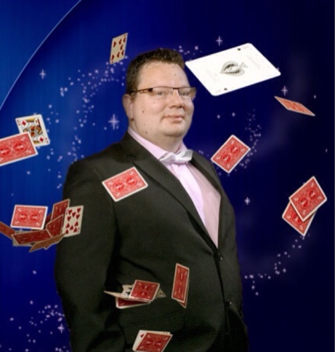 Hobbyist magician since the age of 5 and now currently on a huge magic project. Working toward becoming a full time magician soon.