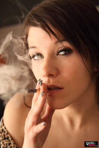 Smoking fetish twitter account with the best smoking fetish photos and videos!