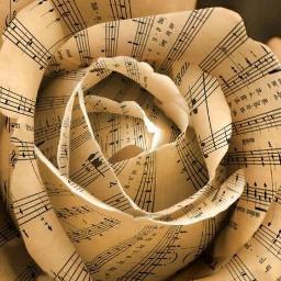 ¿La Música? Todo un mundo. Dejame ser tu pequeña poeta. Quererte? Aquí, a mi lado, ahora. Una vida sin ti, no es vida. Tú eres mi jodida droga.