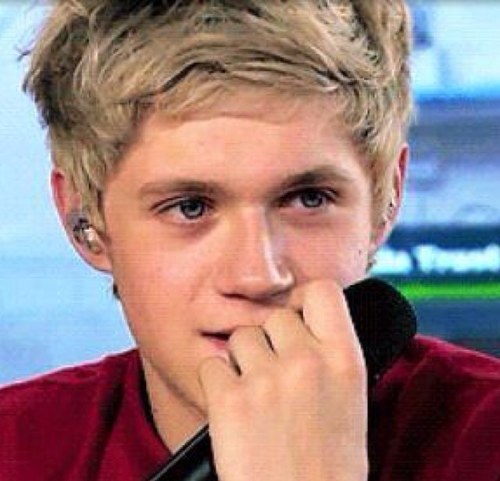 Cause you, you got this spell on me I don’t know what to believe Kiss you once, now I can’t leave Cause everything you do is magic