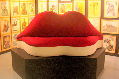 WakingDreamart's profile picture. Once upon a time, Twitter was a great place 
of 🎨✍ Art camaraderie for me. Then politics loomed. Reverting back to #Art postings happens too, w/joy 💫