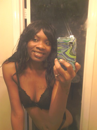 fly_n_bi's profile picture. #LadyLover .. #TeamPetite .. Mention Me For A Follow Back ;))) ..