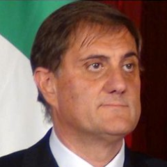 Sposato con Grazia Gringeri, padre di Claudia, Giuseppe e Antonio. Avvocato cassazionista, Presidente dell'Assemblea Regionale Siciliana.