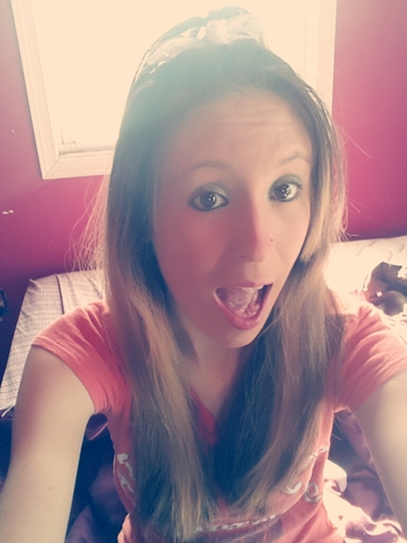 im  17. my name is haley lynn marie bragg. I go to Hampshire high school. I live in capon bridge