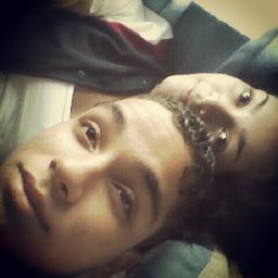 Do que adianta me descrever se você vai acreditar no que os outros falam de mim. Entao foda-se ! 
...  NAMORANDO COM A @FeeOliveira_