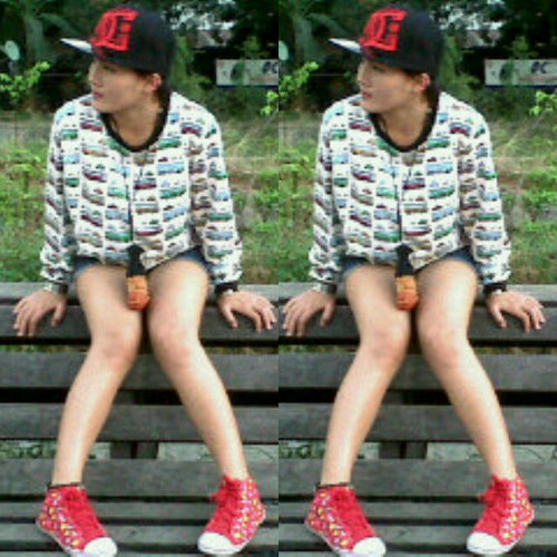 JunneiMp's profile picture. เป็นเด็กอาร์ตติสเรียนออกแบบชอบภาพอาร์ตแต่งตัวอาร์ตเรียนภาษาด้วย:)