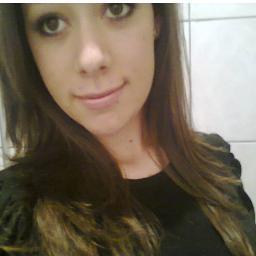 Sim, eu elevo os meus olhos do alto vem o meu socorro, minhas forças se renovam, porque, espero no Senhor, espero no Senhor...
