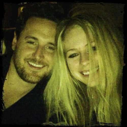 Que tiene de interesante Twitter?? Avril Lavigne Siempre