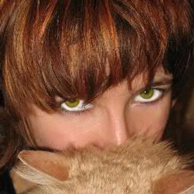 Grimm On Twitter Turns Out Captain Renard S Wedding Ring Is Actually A Royal Ring Sdcc Grimm Twitter