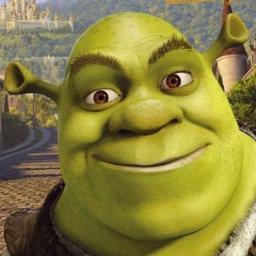 Shrek kadar pis. Shrek kadar iri. Shrek kadar aşık.