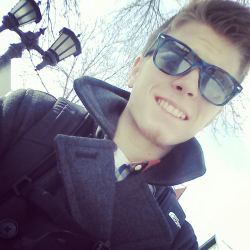 My name's Tucker. Life's short. Come live it up with me.