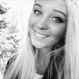 Hey I am Jess 17, single, blonde with blue eyes, i love to love life and have fun,i love ARSENAL, add me http://t.co/5cfNdD9eJ3