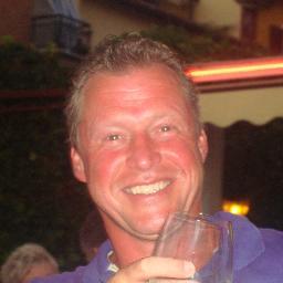 MarketmanagerRaabKarcher/Getrouwd/TweeKinderen/Voetballer/Streber/Fanatiek/Loyaal/Trouw/Liefvolgensmijnvrouw/Entertainer/Dierenvriend/Eerzuchtig/Etcetera