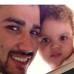 E juro que nunca vou desistir. O amor que eu sinto é o que me faz sobreviver | GL♥ Seguido pelo - Front, Gil e outros da equipe.
MadrinhaDoFC: GatasdoGuh.