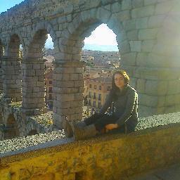 Esther__JG's profile picture. Huyendo en círculos