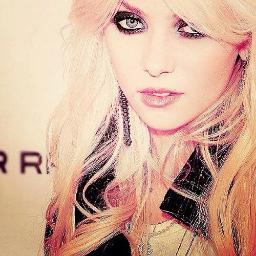 Give me love like never before @leo_cw7 since: 27/06/2011 oficializado dia 06/07/2011 por Léo e dia 02/11/11 por Pipo e Paulinho *-*