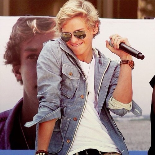 helping angels meet cody, last account got suspended was @codymeetyou email your story here - codymeetyou@hotmail.co.uk