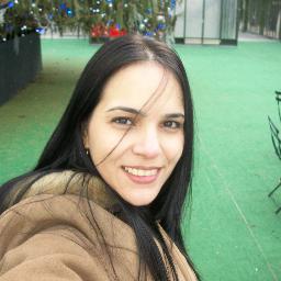 venezolana, odontologo, me encanta la musica, viajar y vivir cada momento...