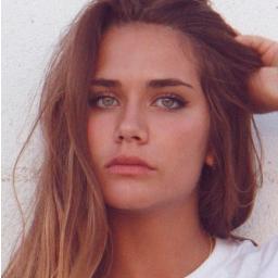 Una chica como todas las otras pero totalmente diferente de ellas