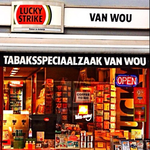 De Sigarenwinkel voor Tabak en Meer! 
Heerlijke Illy koffie, de leukste wenskaarten, Staatsloten, een uitgebreid assortiment Vaporizers, Eliquids en ESigaretten