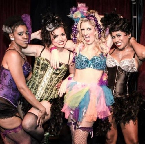 Delectable dance, sans the pants
Burlesque dancers & pin-up models