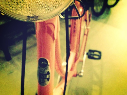 WienerGazelle's profile picture. Das erste Fahrrad auf Twitter! Erlebt das Leben eines verfolgten Fahrrades in Wien! DEN DIEBEN KEINE CHANCE! By @corneliadaniel