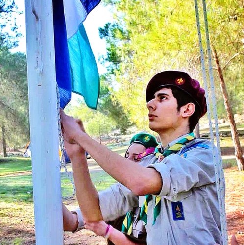 LeeX_Smoky's profile picture. I play COD (Mw2 is da best!). I like skateboarding, fingerboarding, playing the electric guitar and especially trickshotting! :) My new account is zRise_Delight