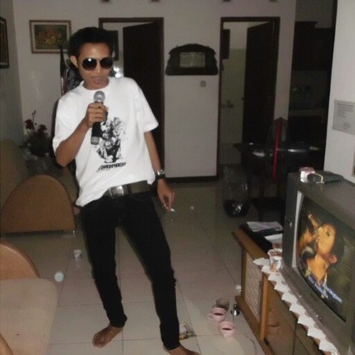 Persiapan terbaik untuk bekerja dengan baik pada esok hari adalah dengan melakukan pekerjaan hari ini dengan sebaik mungkin.