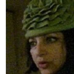 monita porteña viviendo en Viña. 
pecuniam manu, uvula at terram.