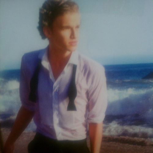 Cody Robert Simpson was born smexy follow my personal account @gabsterhere