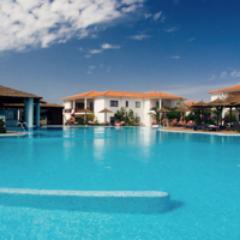 We have a stunning 2 bedroom, 2 bathroom beachside apartment for short or long term holiday let in Cape Verde on the 5 star resort of Tortuga Beach.