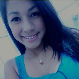 Sammy Soares , 14 anos , em um relacionamento serio  , cânceriana , feliz, feia , boba , feia , alegre , feia , iludida , e com fé em Deus acima de tudo *-*