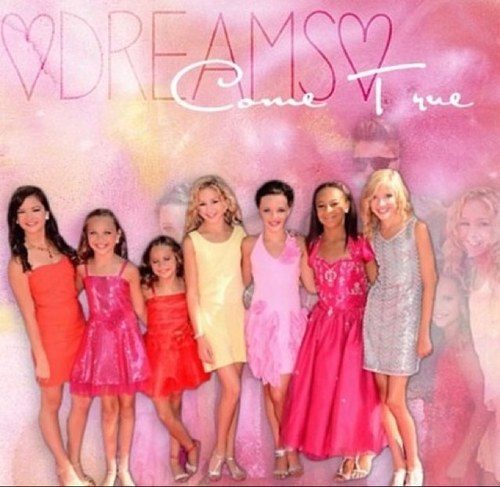 DanceMomsFanpa3's profile picture. Dance Moms Fanpage:)
Trivia
Want an edit or a shout out JUST ASK:)