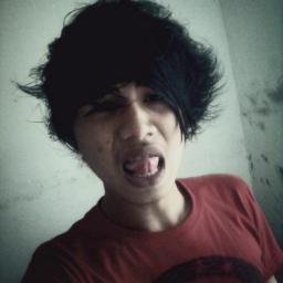 ga bisa sangat jujur tapi ga bisa untuk berdusta :) , 


= Pee wee gaskins ,blink 182 , manchester united :)