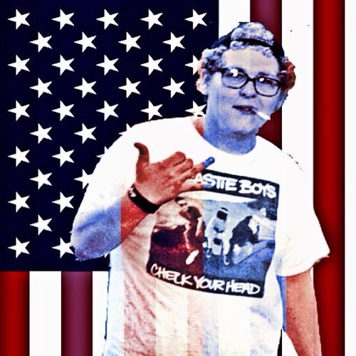 itslarryhoe's profile picture. Rapper, Co-owner of @mindlessclthing #mindless #thumbsuppeace #dopeamerica