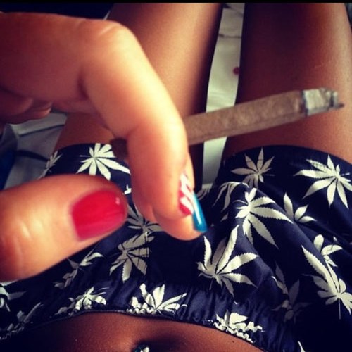 Bitchbestoned's profile picture. 