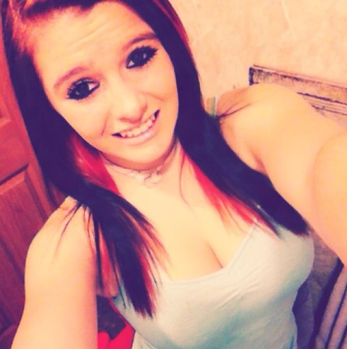 Hey im paige and i plat hockey abd love hockey and hockey fights and i bmx(;