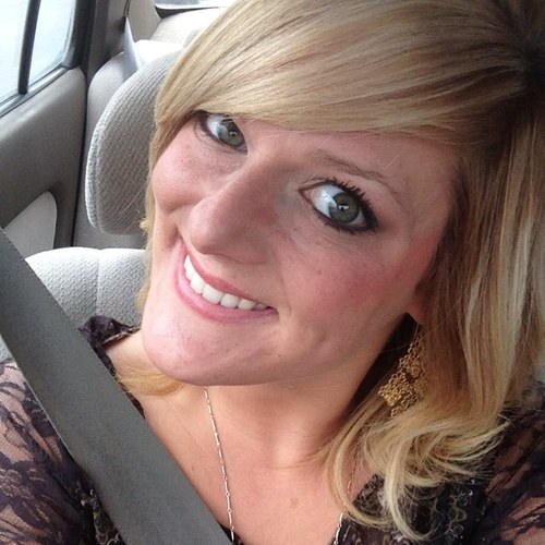 daratitus's profile picture. Positivity, Laughter and Love. 1 John 4:8.