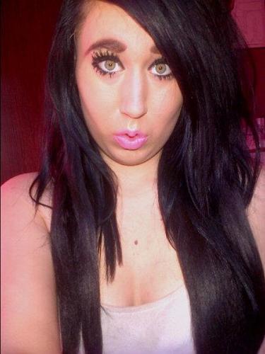 Jade harper                         live in warrington!                      single!                                17 but 18 this year!            Partayyyyyy!