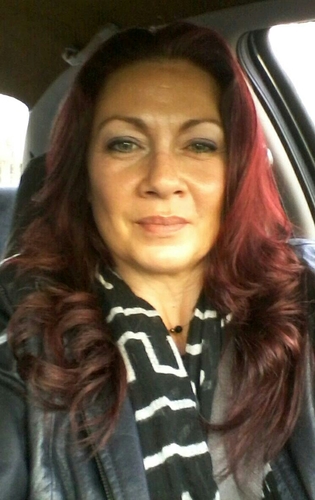 HAIRSTYLIST WHO LIKES TO HAVE A GOOD TIME... PLEASE JOIN ME!... I AM TOTALLY CRAZY...BUT IN A GOOD WAY!